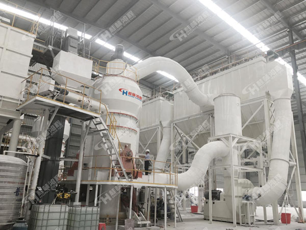 立式磨粉機(jī)，超細(xì)立式磨粉機(jī)，超細(xì)立磨，超細(xì)磨粉機(jī)，磨粉機(jī)廠家，磨粉機(jī)價(jià)格，客戶現(xiàn)場(chǎng)