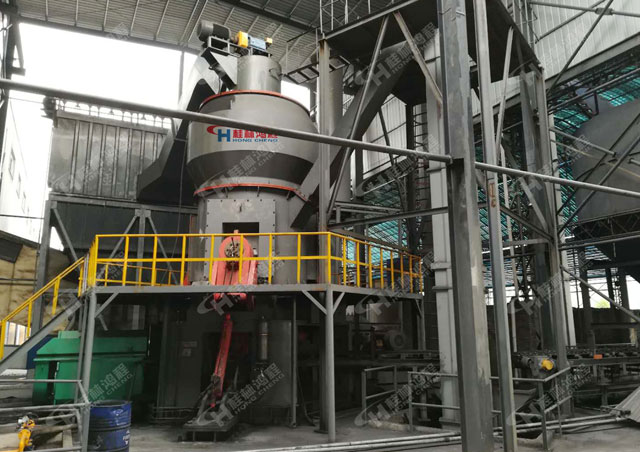 立式磨粉機(jī)，石灰石礦石制粉工藝，石灰石磨粉機(jī)，立磨，石灰石制粉工藝，立式磨粉機(jī)，立磨，磨粉機(jī)廠家，客戶現(xiàn)場