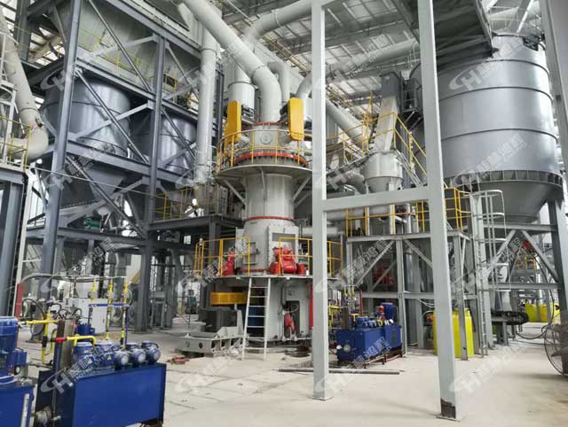 硅藻土設(shè)備超細(xì)磨粉機(jī)，硅藻土磨粉機(jī)，超細(xì)磨粉機(jī)，超細(xì)立式磨粉機(jī)，超細(xì)立磨，磨粉機(jī)廠家