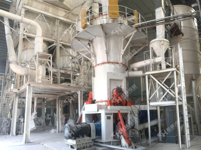 1000目白炭黑超細磨粉機，1000目白炭黑，超細磨粉機，磨粉機價格，超細立磨，超細立式磨粉機，磨粉機廠家