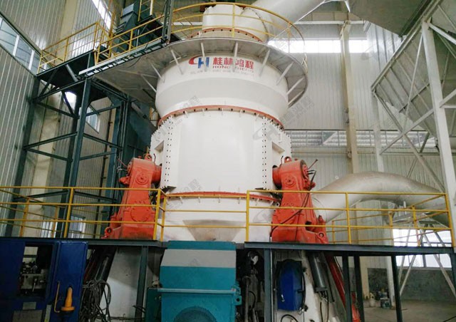 膨潤(rùn)土粉磨設(shè)備,膨潤(rùn)土磨粉機(jī)生產(chǎn)線,膨潤(rùn)土磨粉機(jī),立式磨粉機(jī),超細(xì)磨粉機(jī),磨粉機(jī)廠家