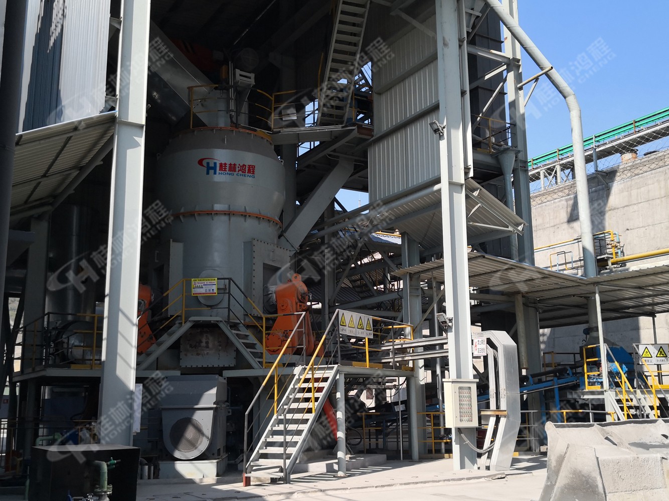 鐵礦石磨機(jī),鐵礦石磨碎流程,鐵礦石立磨,鴻程立磨