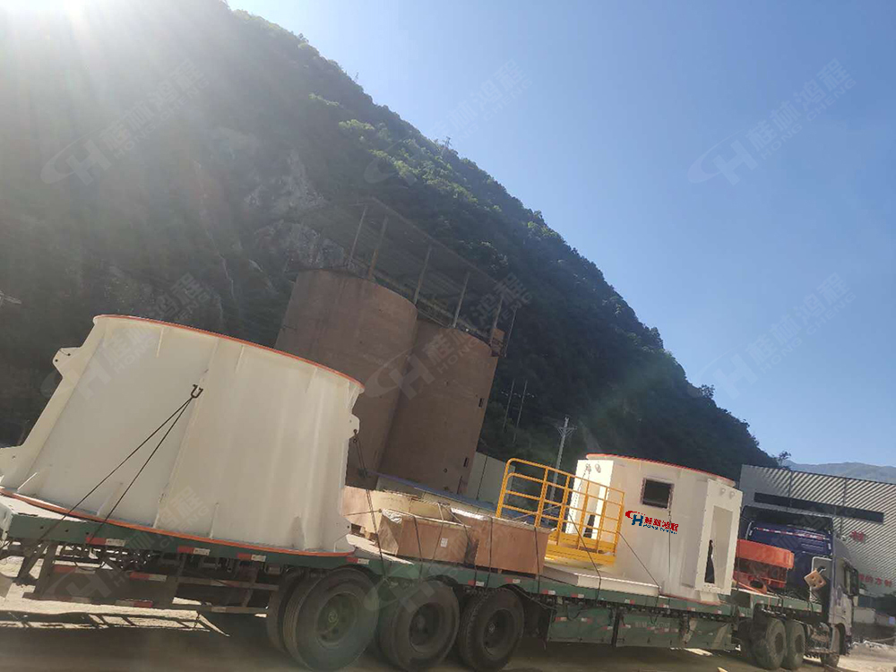 國內(nèi)某碳酸鈣企業(yè)迎來三臺HLMX1700超細(xì)磨粉機(jī)立式磨粉機(jī)和HC1900大型雷蒙磨安裝工程順利開展喜訊! 國內(nèi)某碳酸鈣企業(yè)迎來三臺HLMX1700超細(xì)磨粉機(jī)立式磨粉機(jī)和HC1900大型雷蒙磨安裝工程順利開展喜訊!