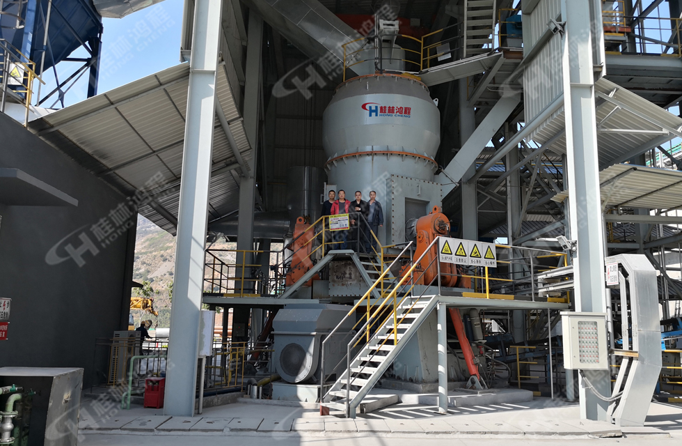 實際案例:HLM立式磨粉機生產線現場 實際案例:HLM立式磨粉機生產線現場