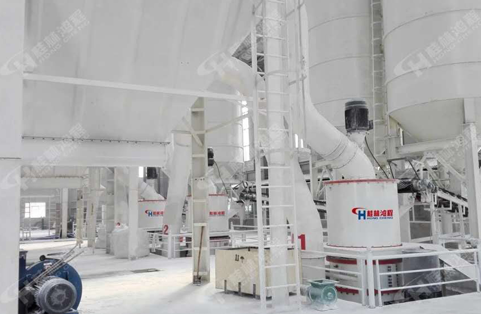 高嶺土膨潤土深加工項目HCH超細環(huán)輥磨粉機案例欣賞，歡迎考察參觀！