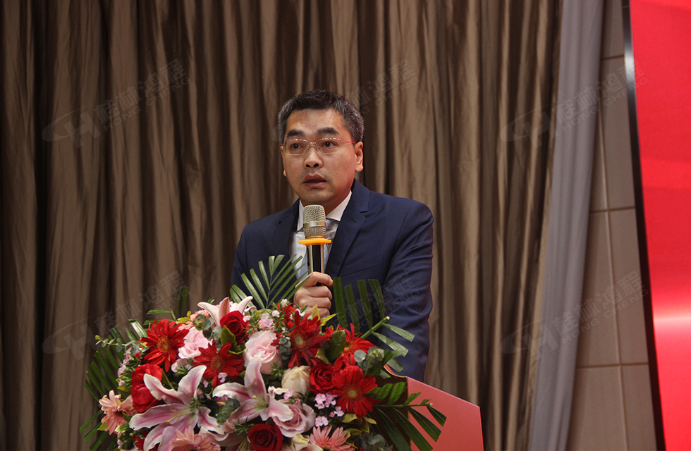 金牛辭舊歲，猛虎迎春來。搭著歡樂的時光列車，我們一起歡送碩果累累的2021年，迎來了嶄新的2022年。1月26日，我們歡聚一堂，在歡聲笑語、載歌載舞中迎接新春，“立足新鴻程開創新局面”桂林鴻程2021年年終總結表彰會由此開始！