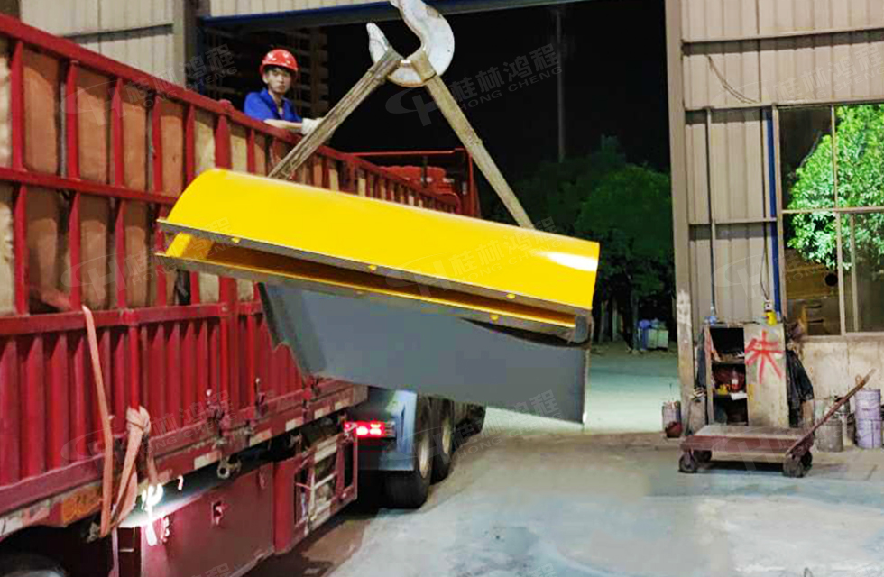 【發(fā)貨】海內(nèi)外訂單火爆,大批鴻程設(shè)備奔赴全球!