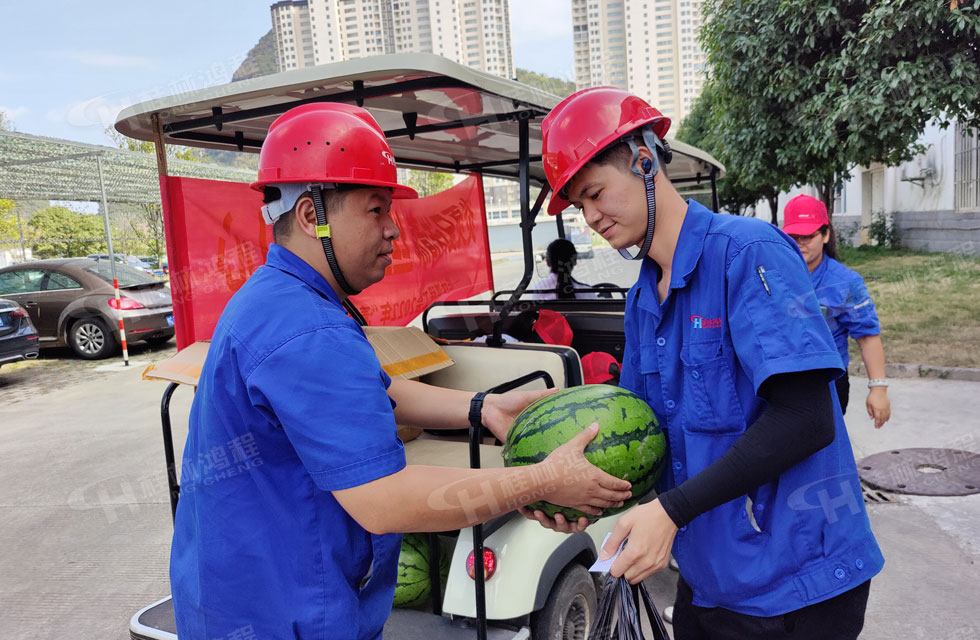 夏日送清涼,溫情暖人心!桂林鴻程工會開展“夏日送清涼”慰問活動