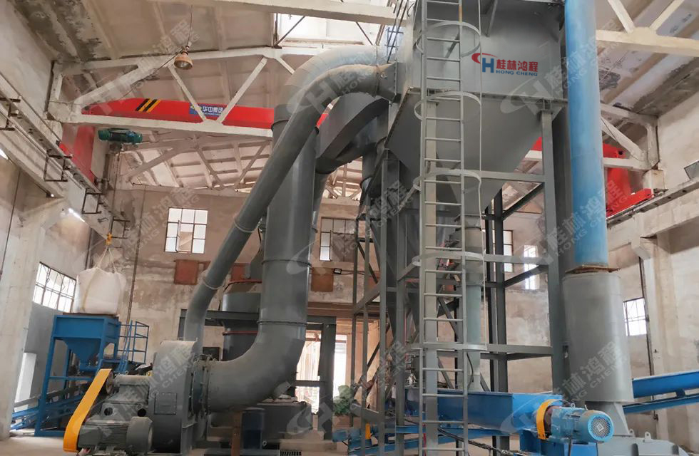 【案例】膨潤土磨粉機拳頭生產(chǎn)線重磅登場,卓越品質(zhì),實力呈現(xiàn)!